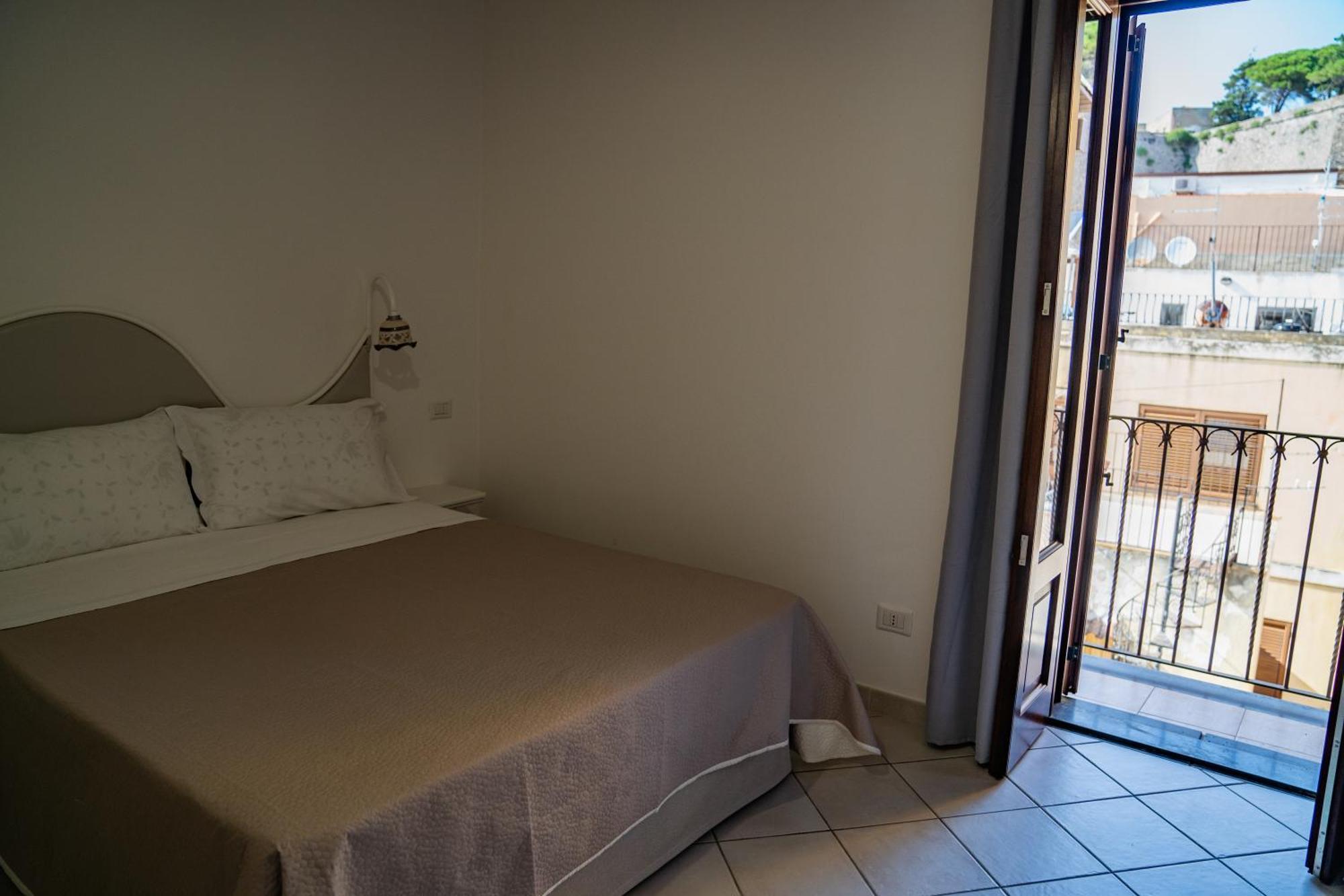 Casa Lussu Ξενοδοχείο Λίπαρι Εξωτερικό φωτογραφία